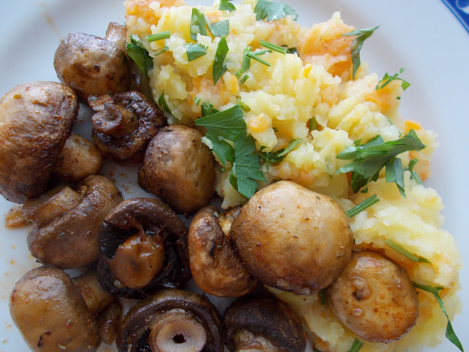 Μανιτάρια ψητά με πατατοκαροτοπουρέ Food Collection