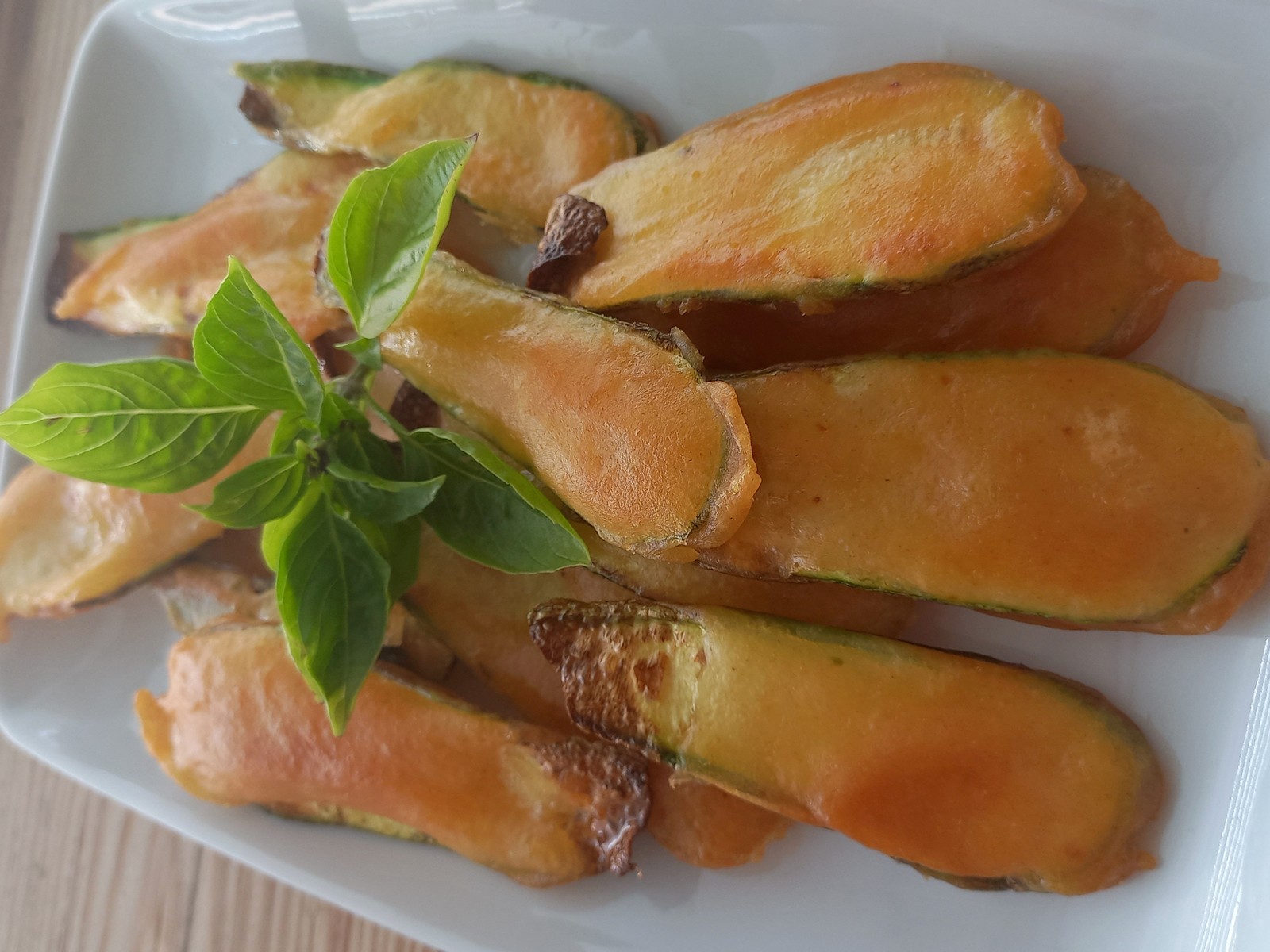 Κολοκυθάκια με κουρκούτι τσίλι