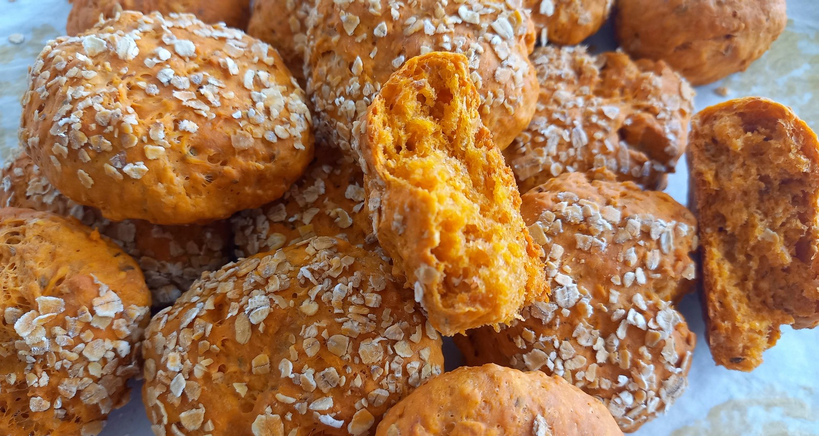 Ψωμάκια με χυμό ντομάτας